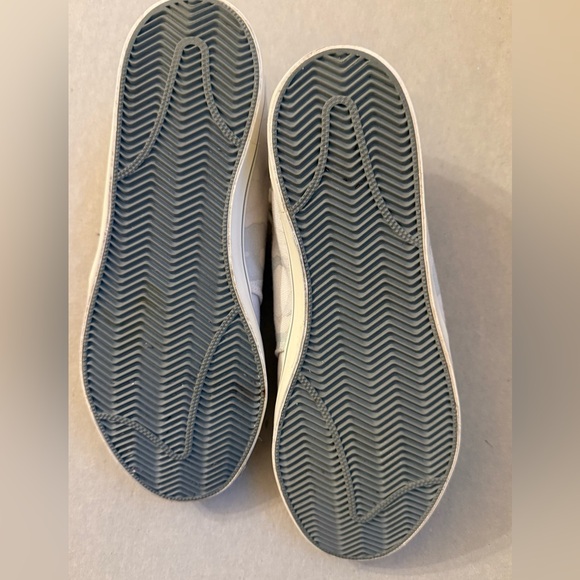 NIKE. Better World. Clean. Gently worn. - Picture 4 of 5